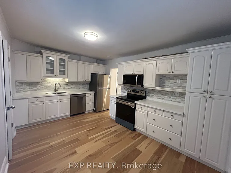 342 Eglinton Ave E — Photo 10