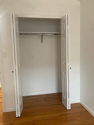 3rd image of 393 Halsey St Floor 2