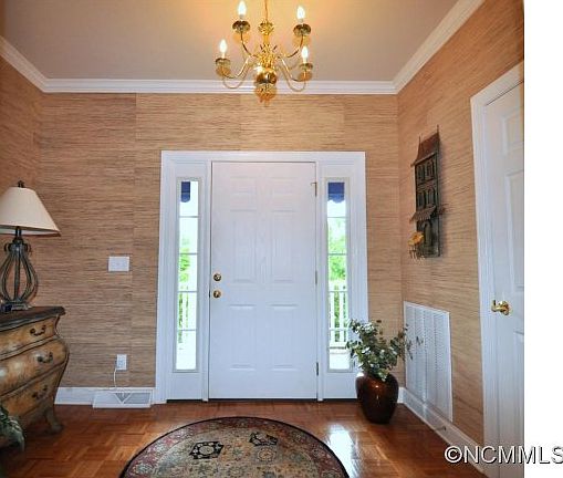 2nd image of 44 Laurlea Ln