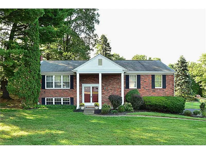 363 Inwood Rd photo 1
