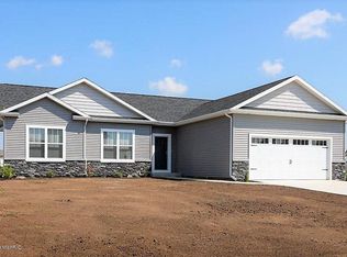 3442 Springbrook Dr NW, Grand Rapids, MI 49544