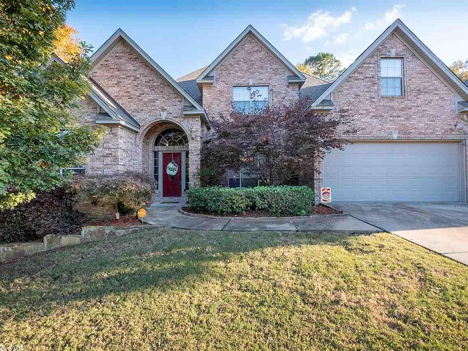 1st image of 17 Woodfern Dr