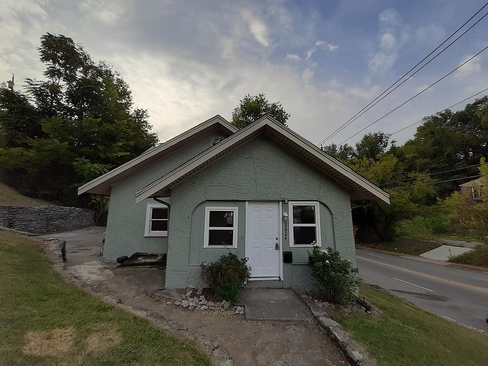 1st image of 2824 Glenway Ave