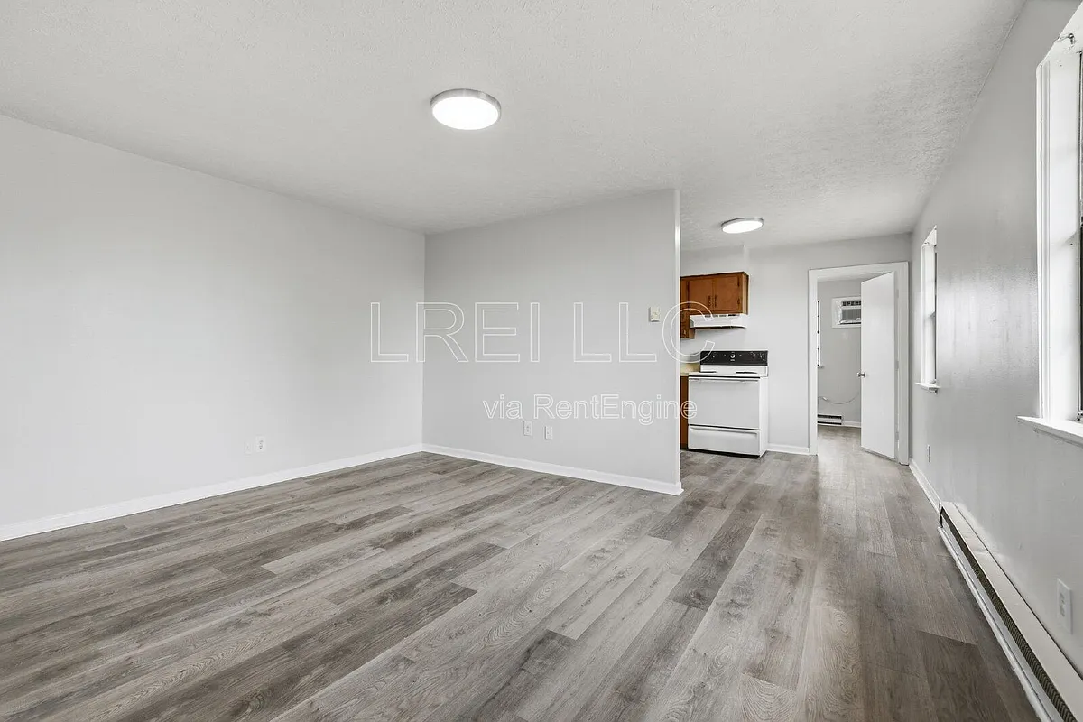 Building Photo - 176 Thistlewood Ave #16