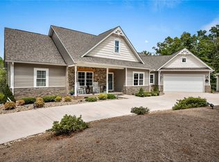 175 Cherokee Hills Dr, Pickens, SC 29671