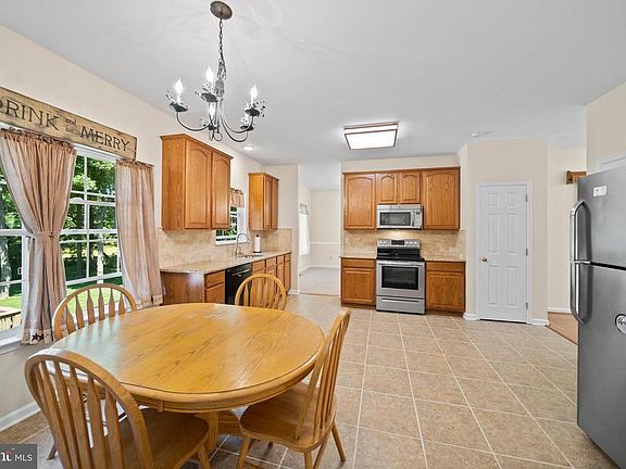 4th image of 101 Rachel Ln
