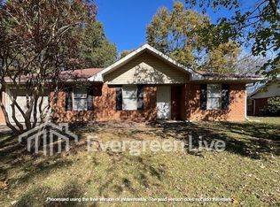 102 Ayana Ct, Raeford, NC 28376