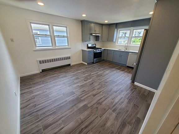 Dining area/eat in kitchen
