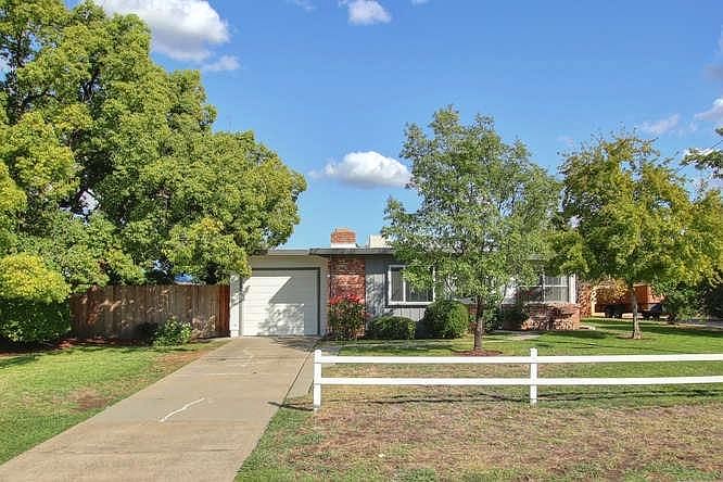 2nd image of 105 Bonny Knoll Rd