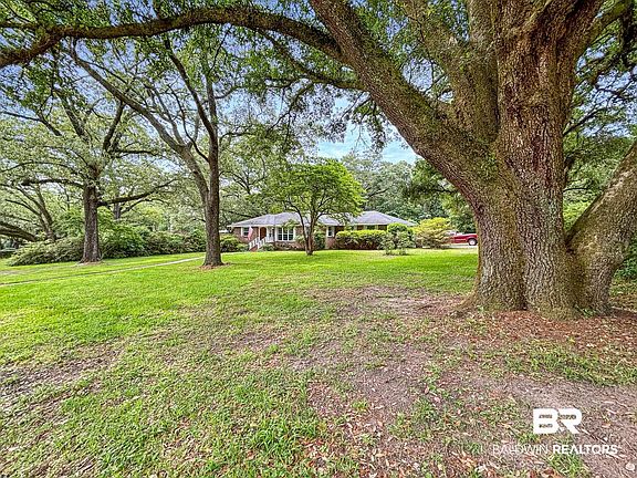 2nd image of 3845 Hillcrest Ln