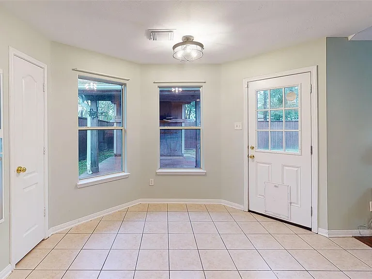 6014 Knollwood Trl — Photo 10
