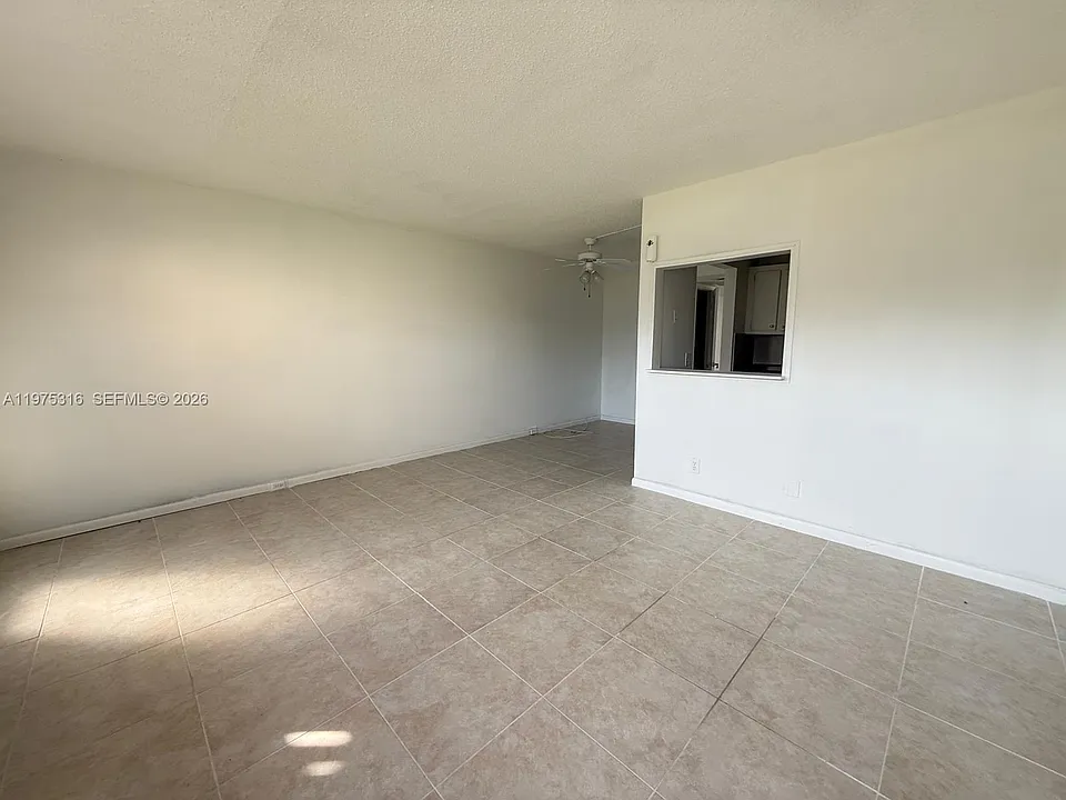 210 Canterbury Dr #1-J