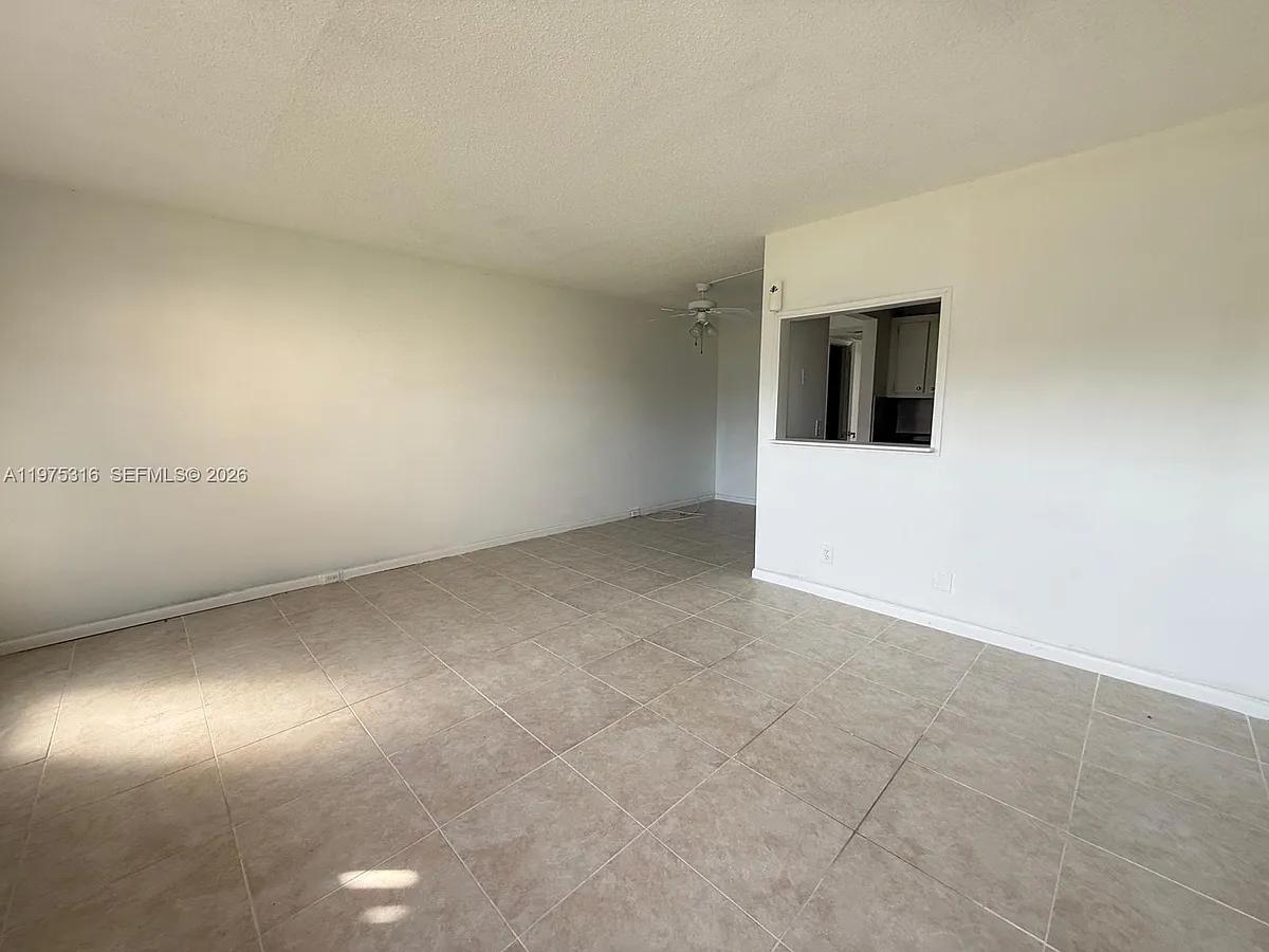 Photo 1 of 13 - 210 Canterbury Dr #210-J - West Palm Beach, FL Primary Photo - 210 Canterbury Dr #210-J