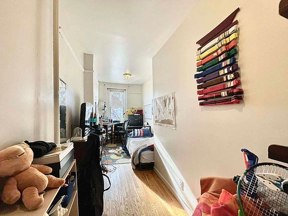 4th image of 673 Union St #2FLOORR