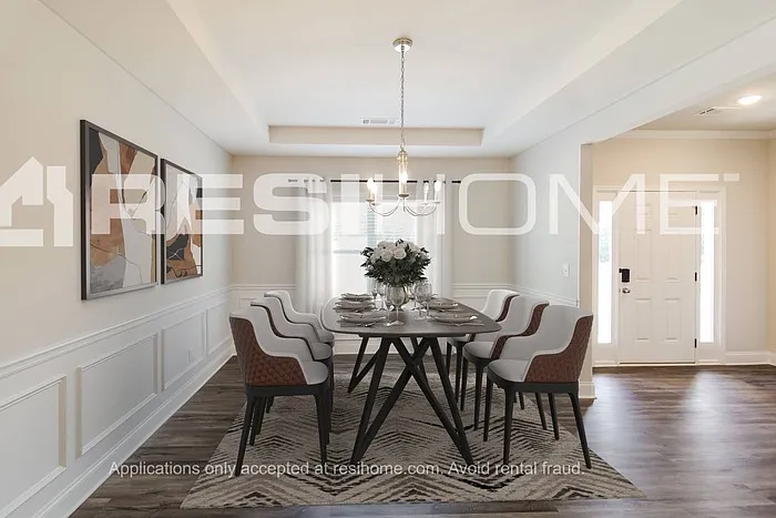 4 bed, 2.5 bath, 2525 sqft, $2,965 — Photo 4