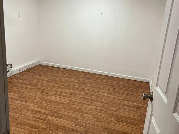4th image of 51 Mason Ln #1