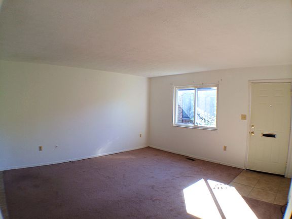 2nd image of 2953 Thames Ln