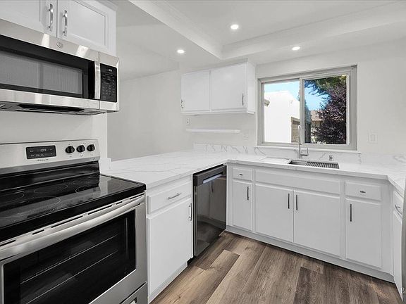 2nd image of 865 Shady Oak Drive