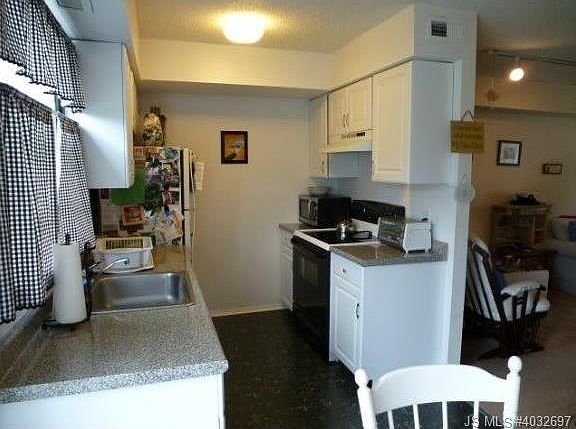 3rd image of 14 Chesapeake Ct