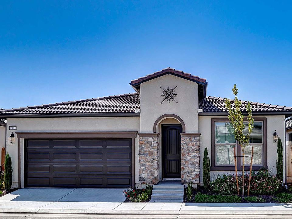 Canvas 5 - Spanish with Stone Exterior