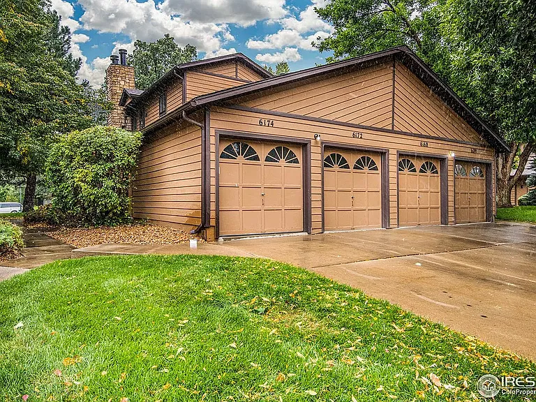 6174 Willow Ln — Photo 16