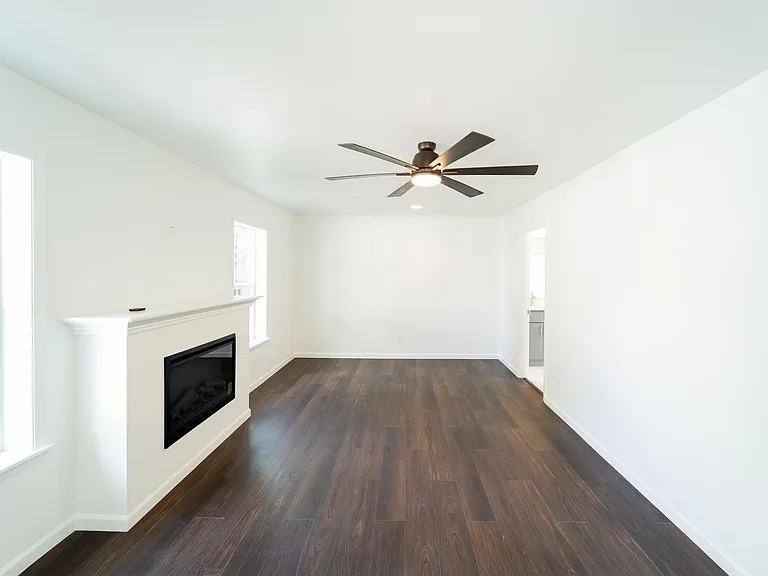 Brentwood House — Photo 12