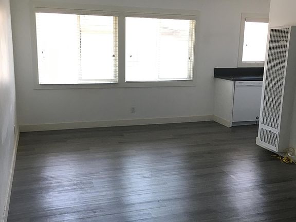 3rd image of 800 Esplanade APT 7