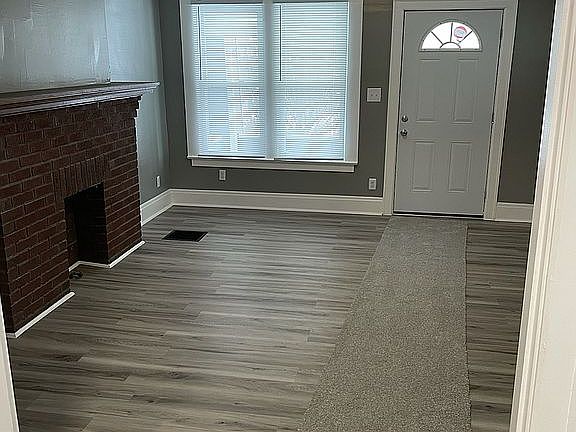2nd image of 777-779 Seymour Ave