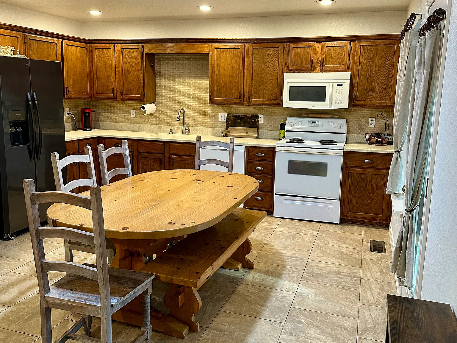 3 bed, 1296 sqft, $1,850 — Photo 4
