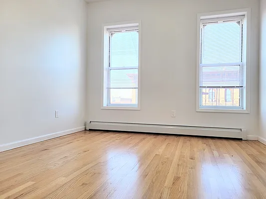 Rented by Virtual Real Estate | media 12