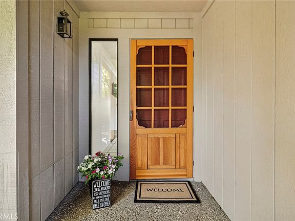 3rd image of 28 Pebblewood Pnes