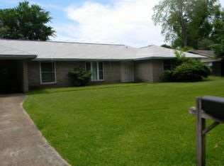 300 S Meadow Rd, Natchez, MS 39120