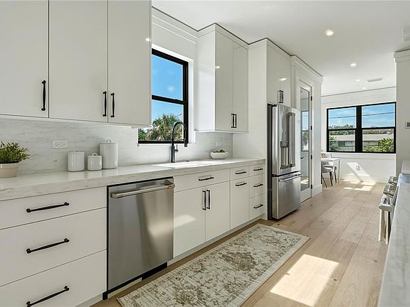 3rd image of 205 BATES AVENUE #B