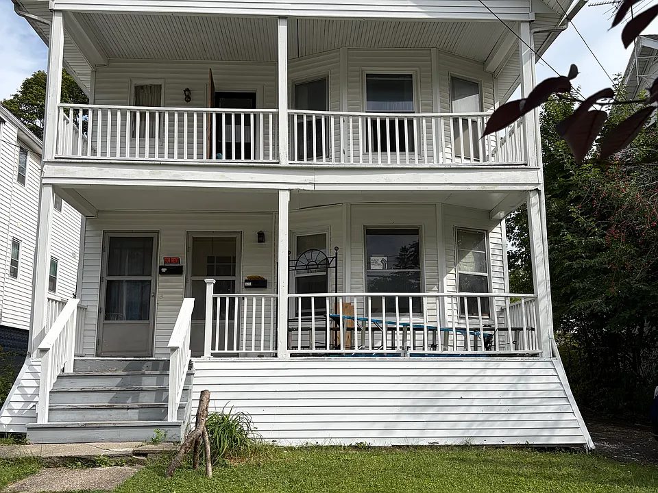 54 Pinewood Ave #1
