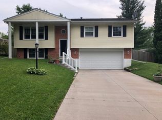 107 Park Lane Cir, Eldridge, IA 52748