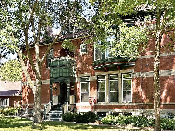 Private entrance + porch