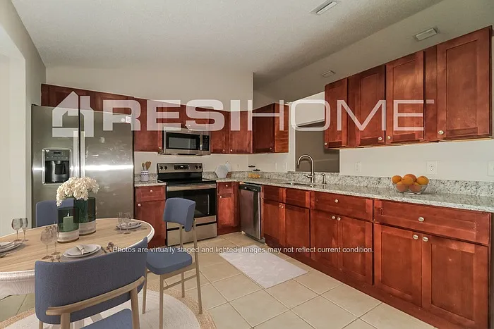 4 bed, 2.0 bath, 1952 sqft, $2,545 — Photo 2
