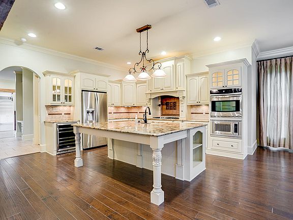 3rd image of 15 Gleneagles Dr