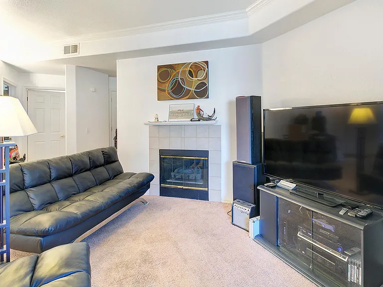 3830 Strawberry Field Grv #B — Photo 5