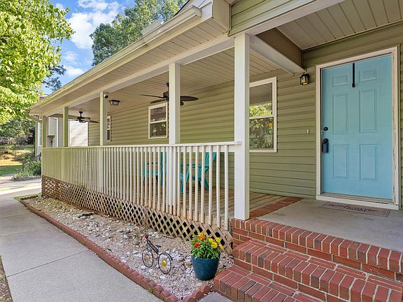 3rd image of 104 Pinonwood Ct