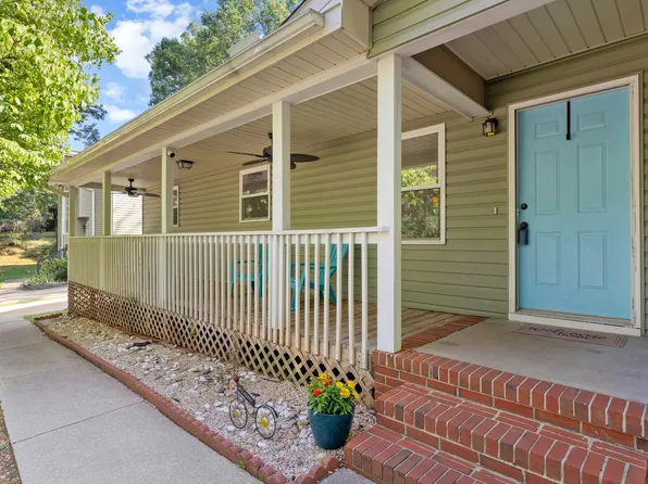 104 Pinonwood Ct, Simpsonville, SC 29680