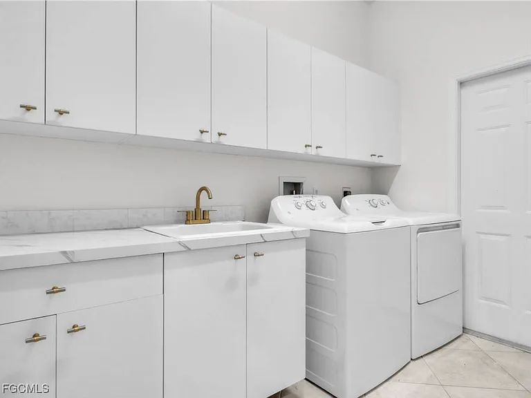 1580 Argyle Dr — Photo 17