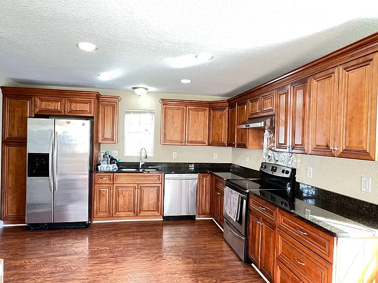 8202 Edwin Dr — Photo 8