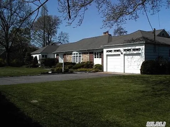 85 S Ketcham Ave, Amityville, NY 11701