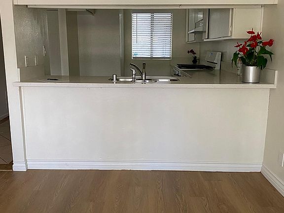 3rd image of 2222 Los Feliz Dr