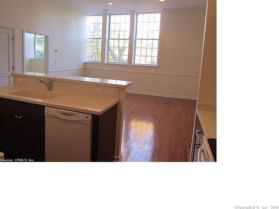 3rd image of 30 Schoolhouse Dr Unit 203