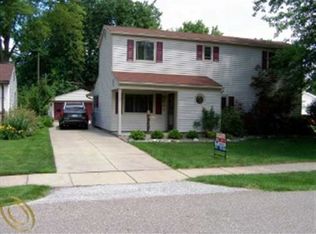 433 Hickory Dr, Troy, MI 48083