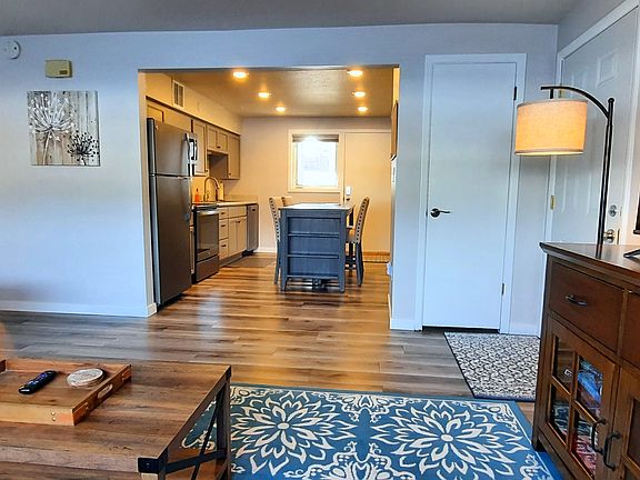 4th image of 1711 Hudson St APT 3