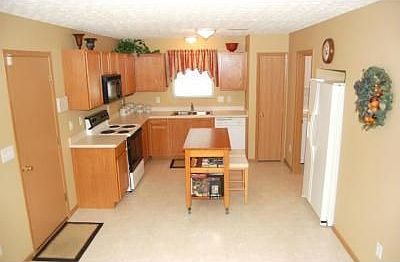 3rd image of 1362 Hepatica St