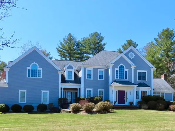 9 Saddle Ln, Hanover, MA 02339